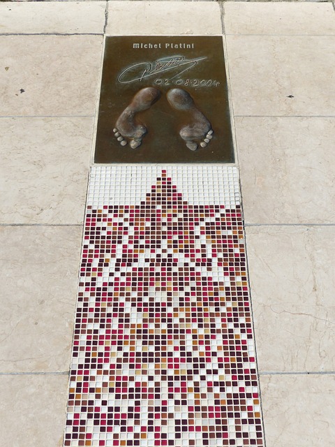 并诞生了一 并诞生了一